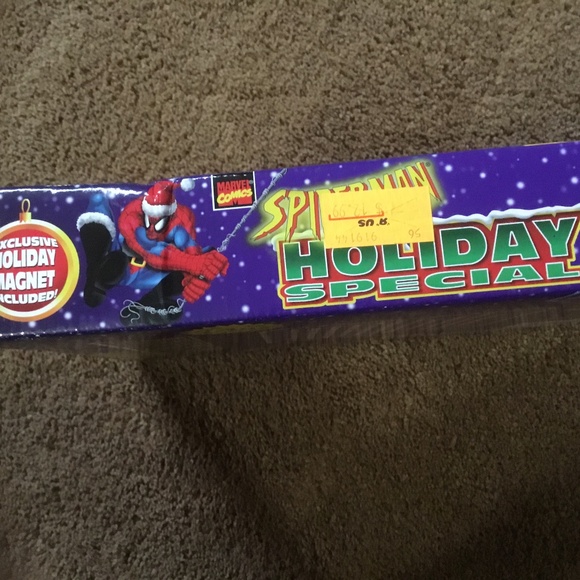 Spider-Man & Mary Jane Holiday Special Limited Edition 1 of 35,000 with Magnet - Picture 5 of 16